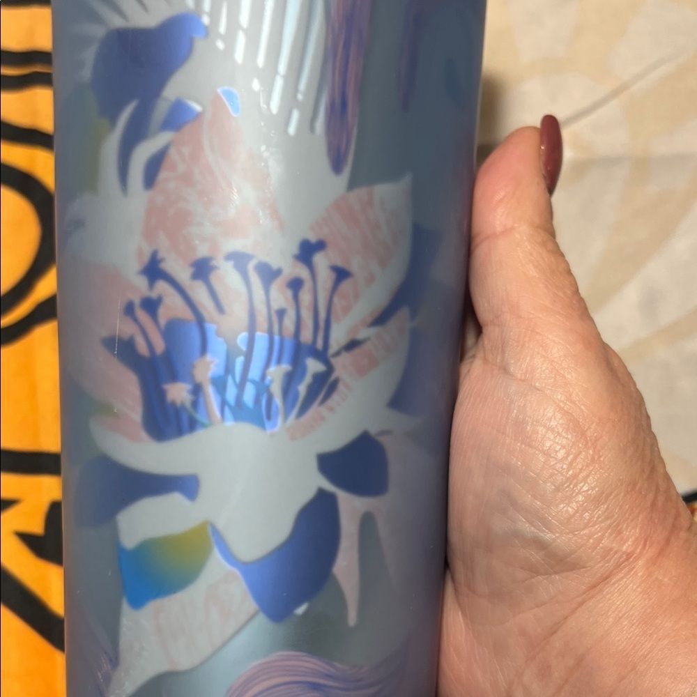 Starbucks 2023 Blue Floral Soft Touch Venti 24 oz Tumbler - Picture 6 of 7